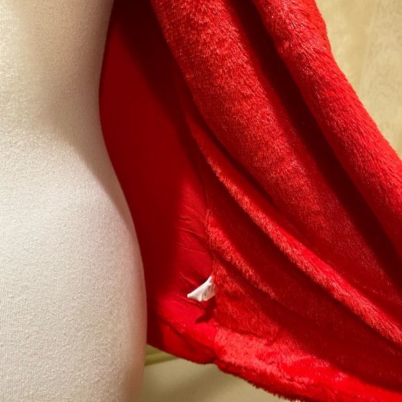 Red Fur Jacket - Picture 6 of 10